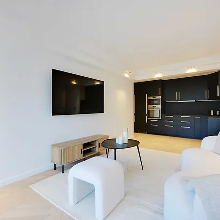 Charming Apt With Ac And Balcony -2br-4p-